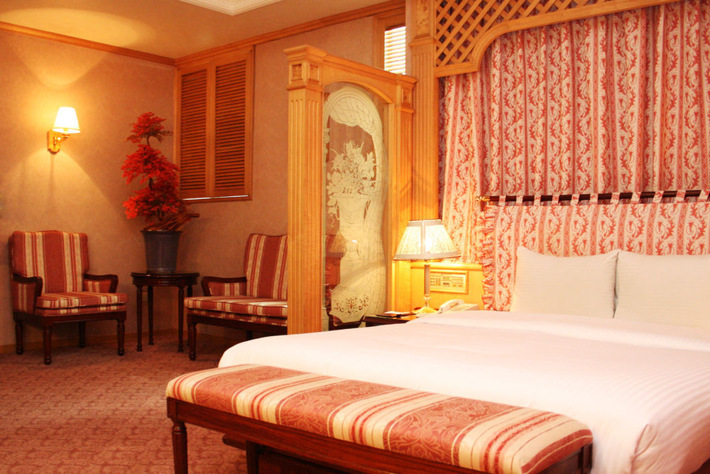 Highness Hotel Guishan Exterior photo